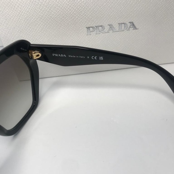 New authentic Prada Sunglasses PR 16RS 1AB0A7 Black Grey Gradient - Picture 15 of 17